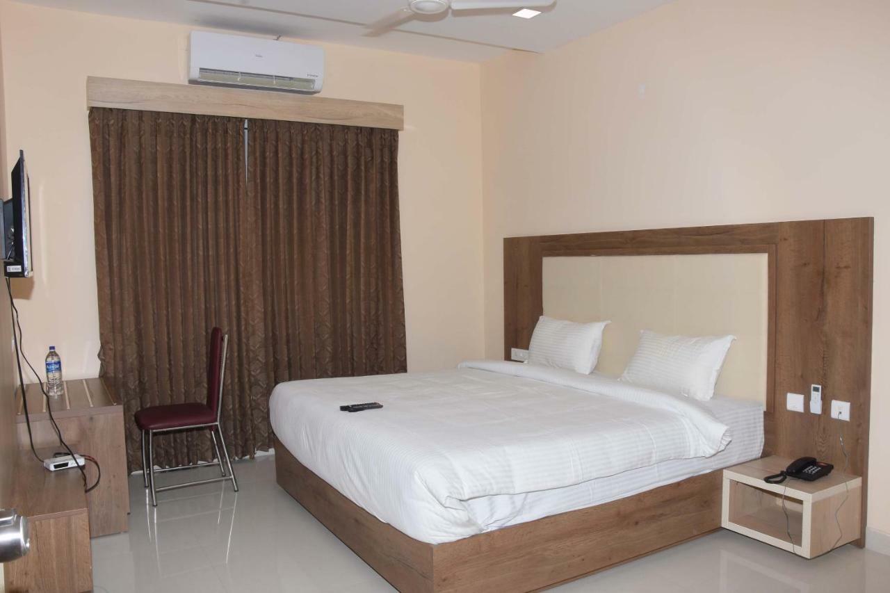 Salem Regency - A Business Stay Kültér fotó